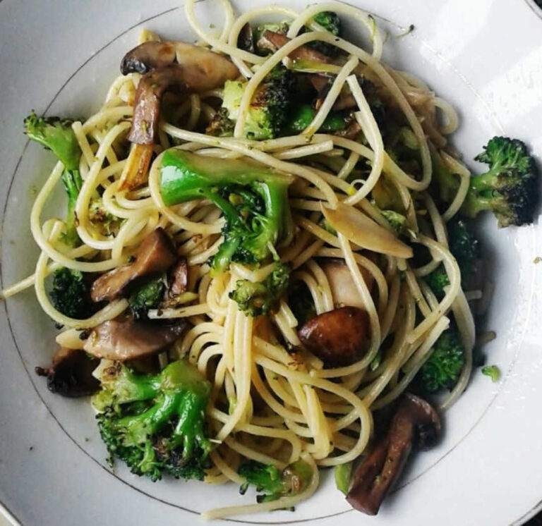 Brokoli ve Mantarlı Spaghetti Makarna